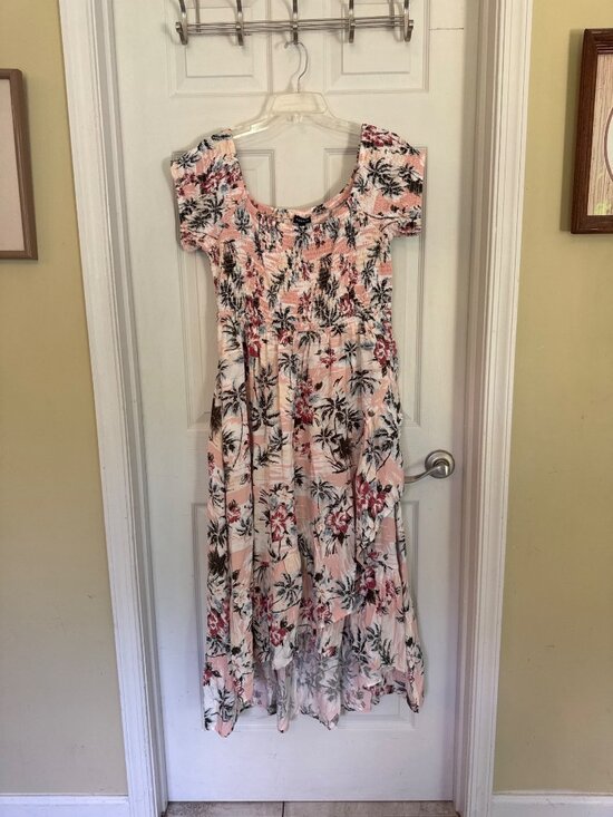 torrid Dresses & Skirts - Torrid Off The shoulder Short Sleeve Tropical Maxi Length Dress Size 2 (2X)